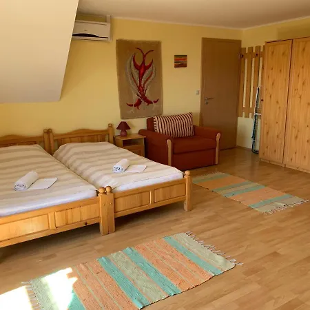 Holidaysport Haus Apartment Balatongyörök