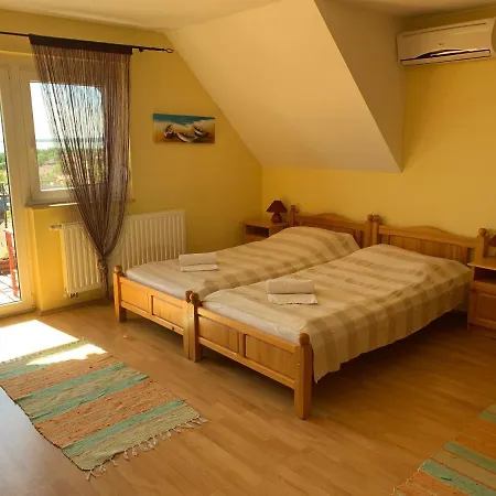 Apartment Holidaysport Haus Balatongyörök